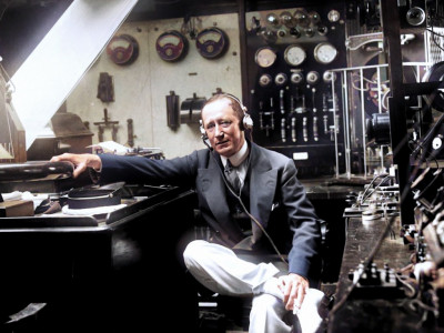 Guglielmo Marconi_1937.jpg